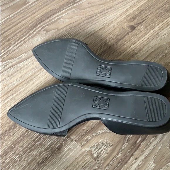 Beautiful black leather flats to dress up or down - Picture 4 of 7